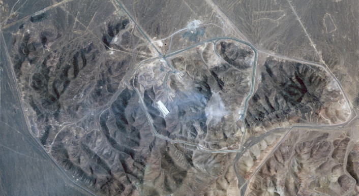 Dieses Satellitenbild zeigt die unterirdische iranische Atomanlage in Fordo nach den US-Angriffen am Sonntag, 22. Juni 2025