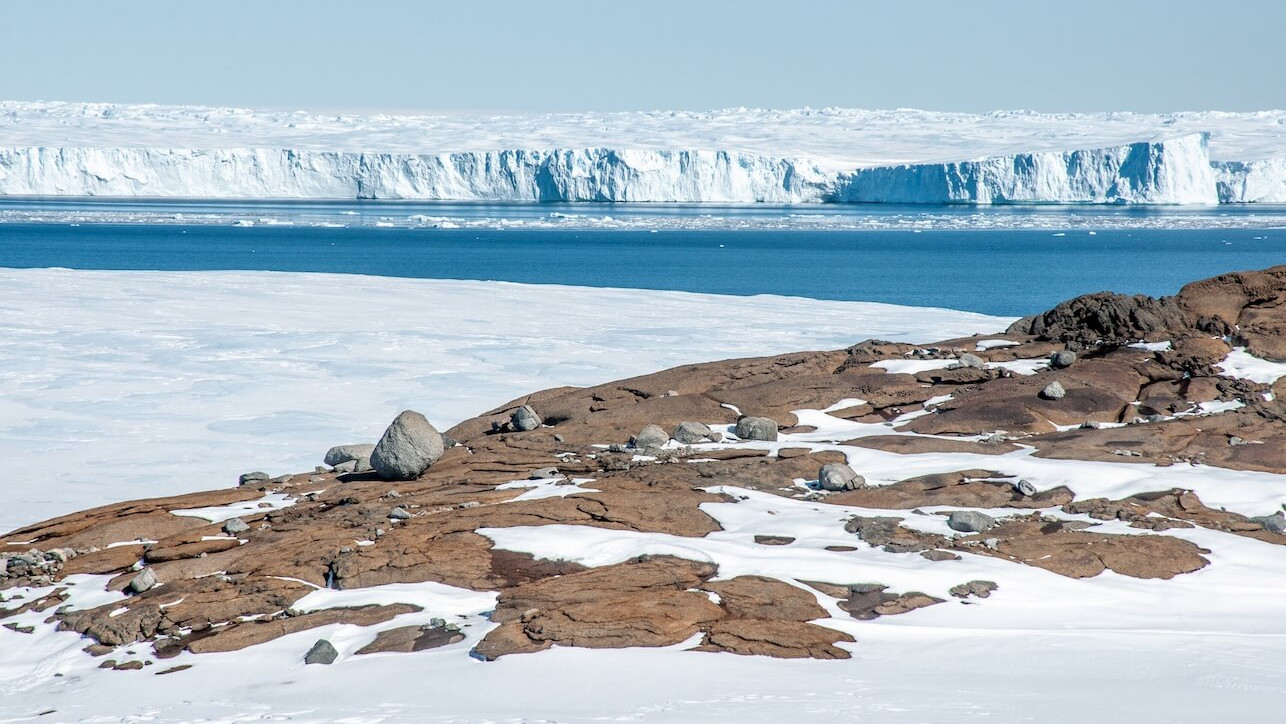 entwicklung-der-eismassen-in-antarktis-und-arktis-stellt-klimawandel-nicht-infrage