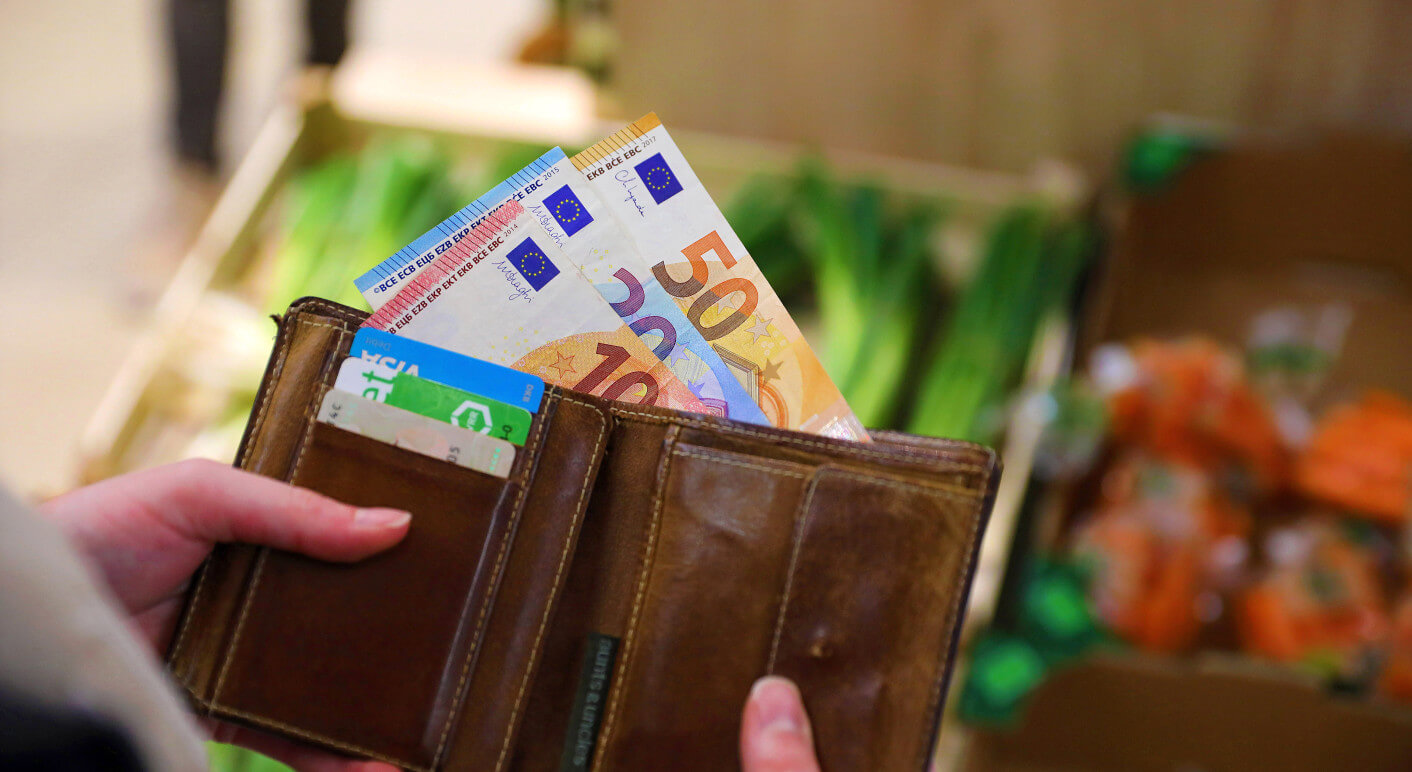 Symbolfoto zu steigenden Lebensmittelpreisen / Inflation / Supermarkt