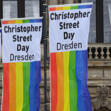 Regenbogenflaggen in Dresden