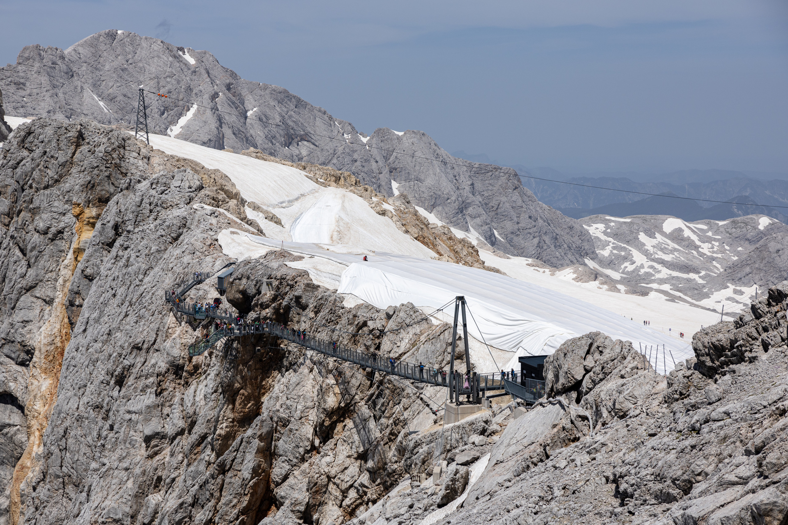 Gletscherschmelze-legt-50-Jahre-alten-Skilift-frei-damals-gab-es-trotzdem-mehr-Eis