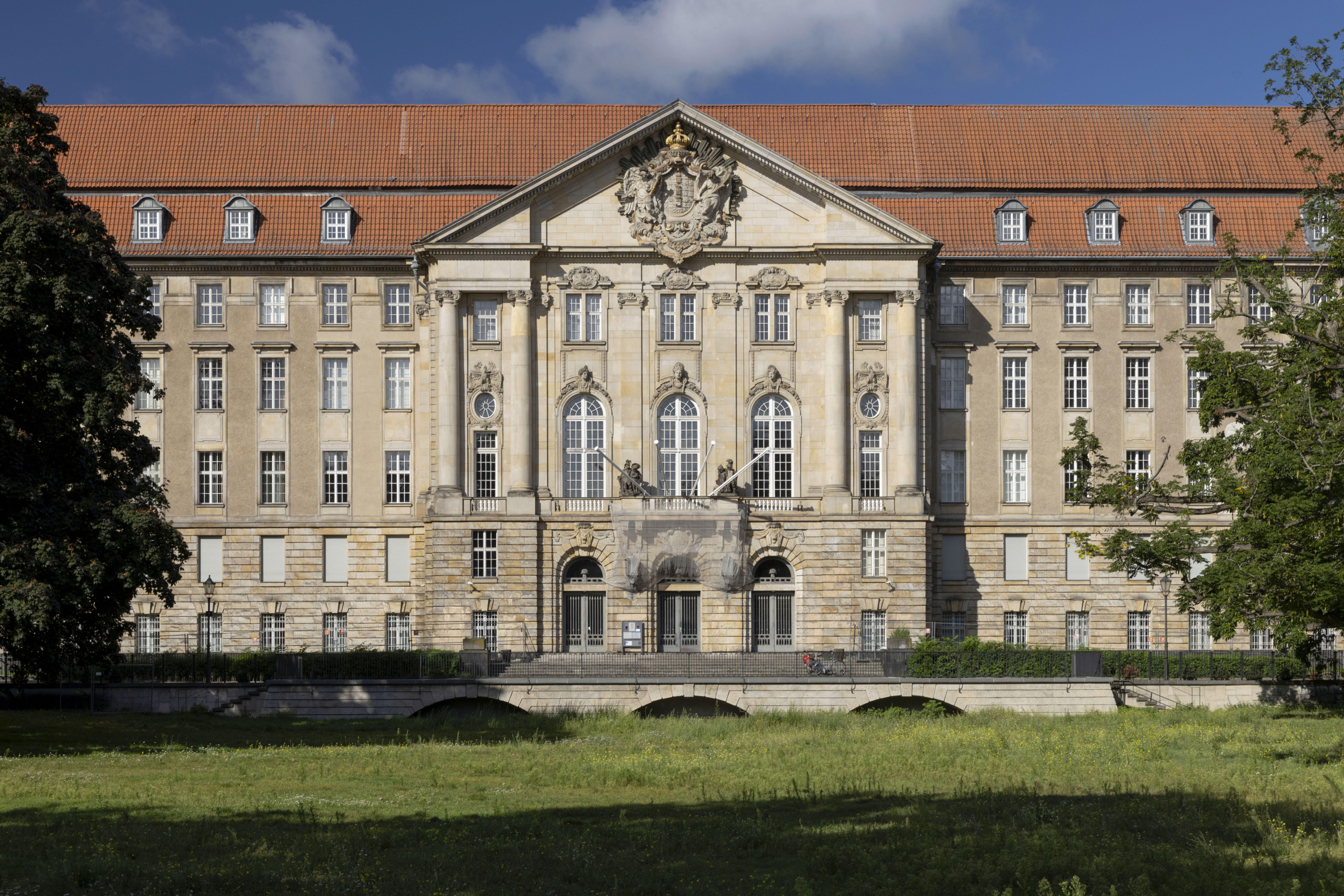 Gebäude des Berliner Verfassungsgericht von vorne.