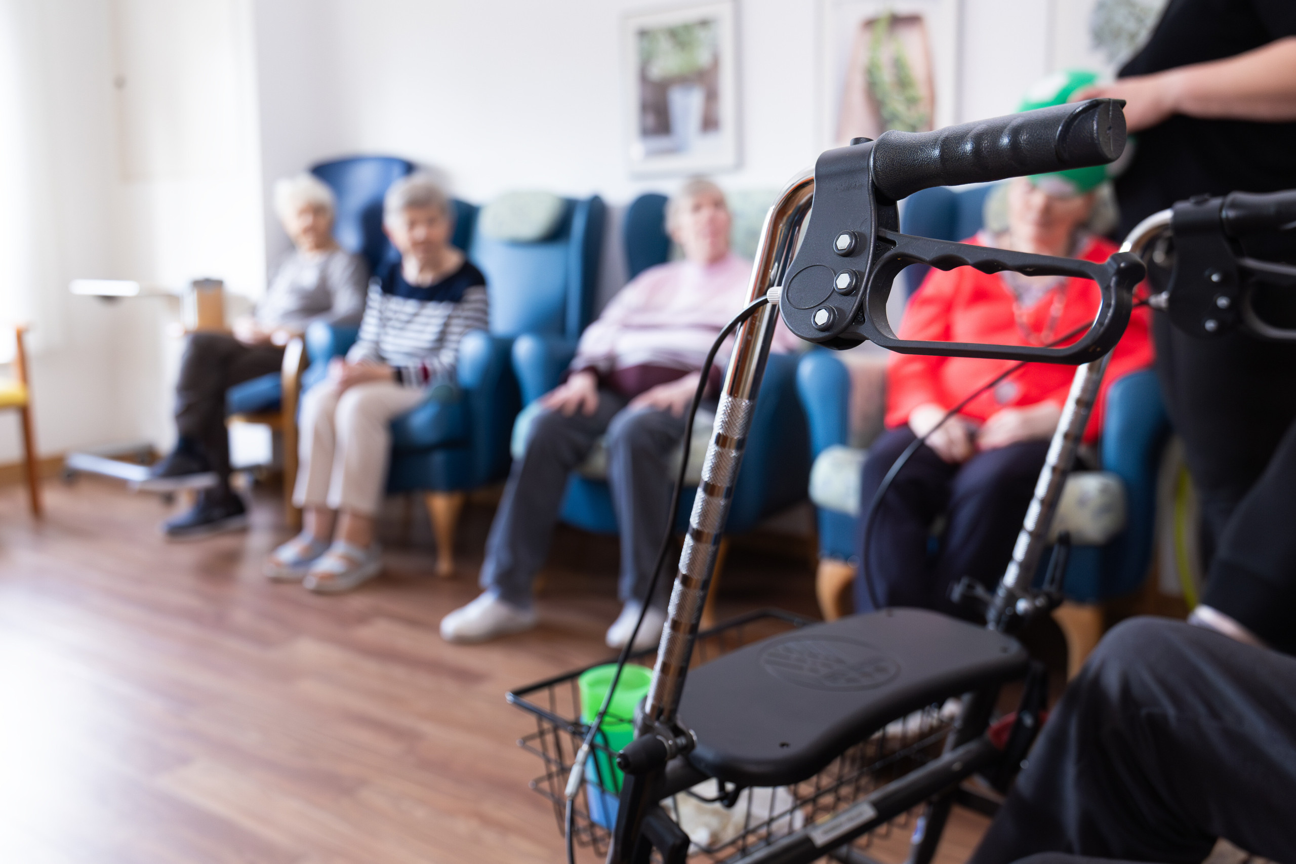 Bewohnerinnen und Bewohner in einem Seniorenheim (Symbolbild) (Fotostand / Gelhot / Picture Alliance)