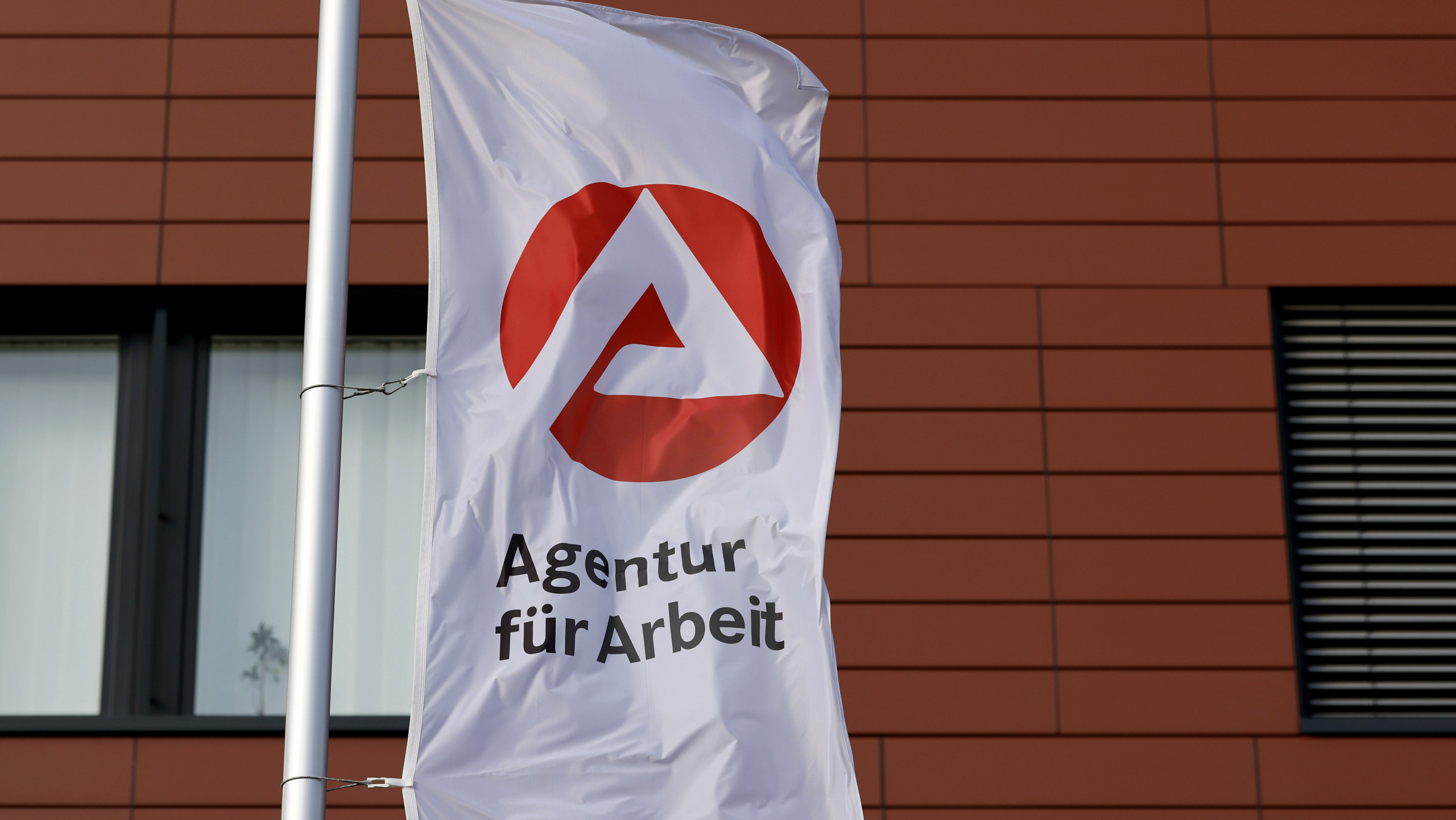 Arge-Logo an der Agentur für Arbeit in Ossendorf.