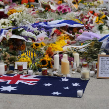 In Sydney legten Menschen Blumen für die Opfer des Anschlags nieder