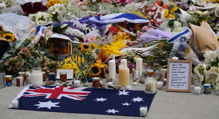 In Sydney legten Menschen Blumen für die Opfer des Anschlags nieder