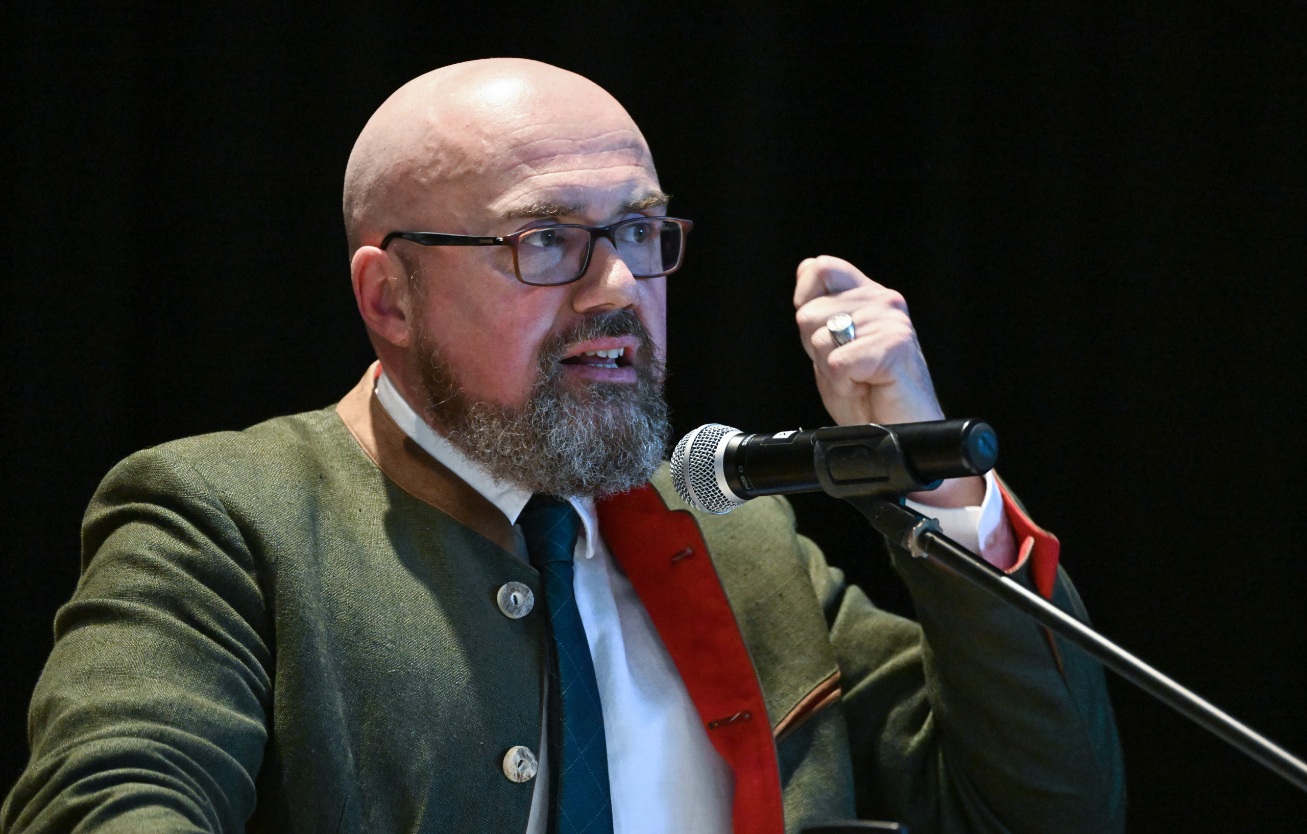 Hans-Thomas Tillschneider hält eine Rede