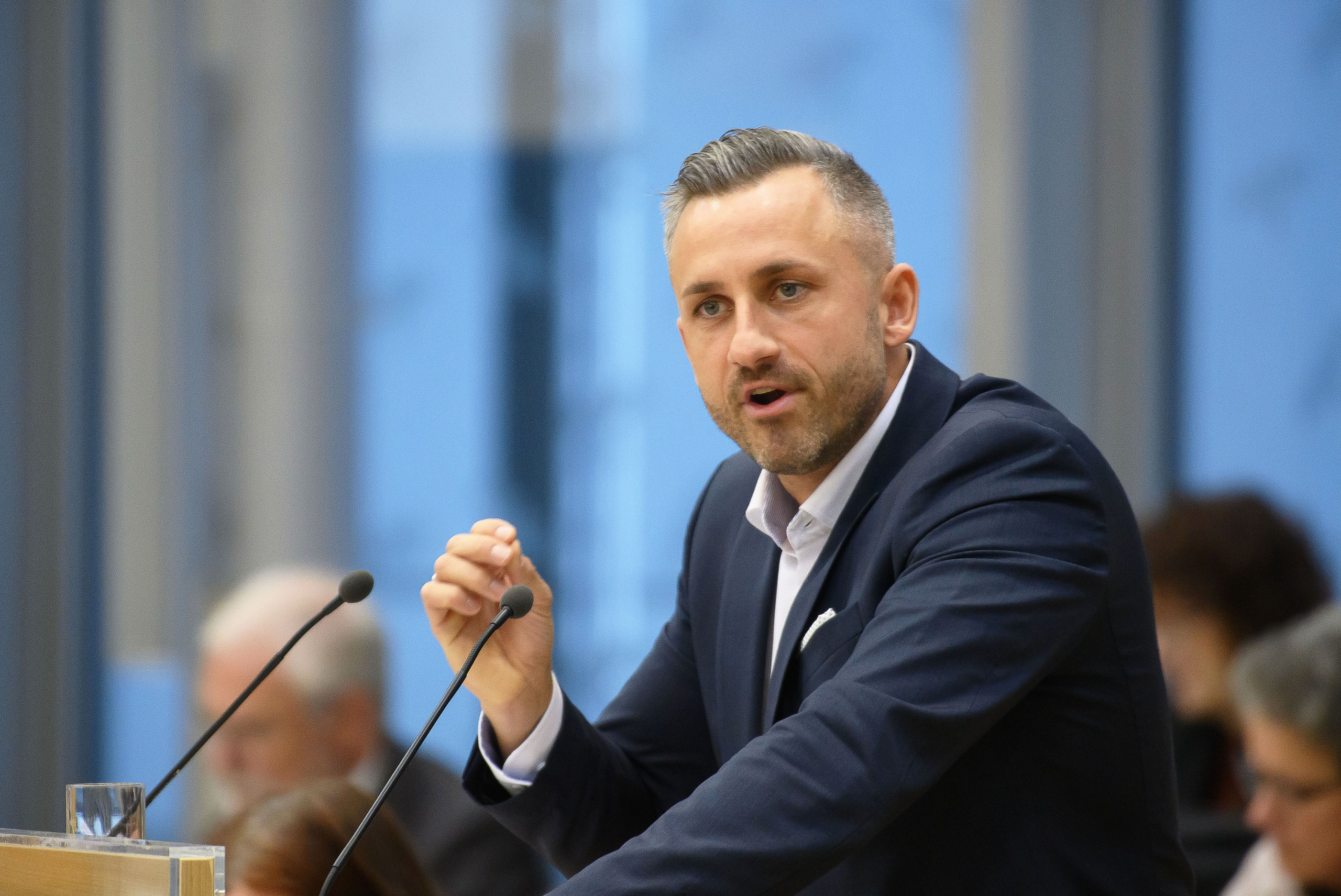 Ulrich Siegmund (AfD), Vorsitzender der AfD-Landtagsfraktion, spricht im Landtag von Sachsen-Anhalt zu den Abgeordneten.