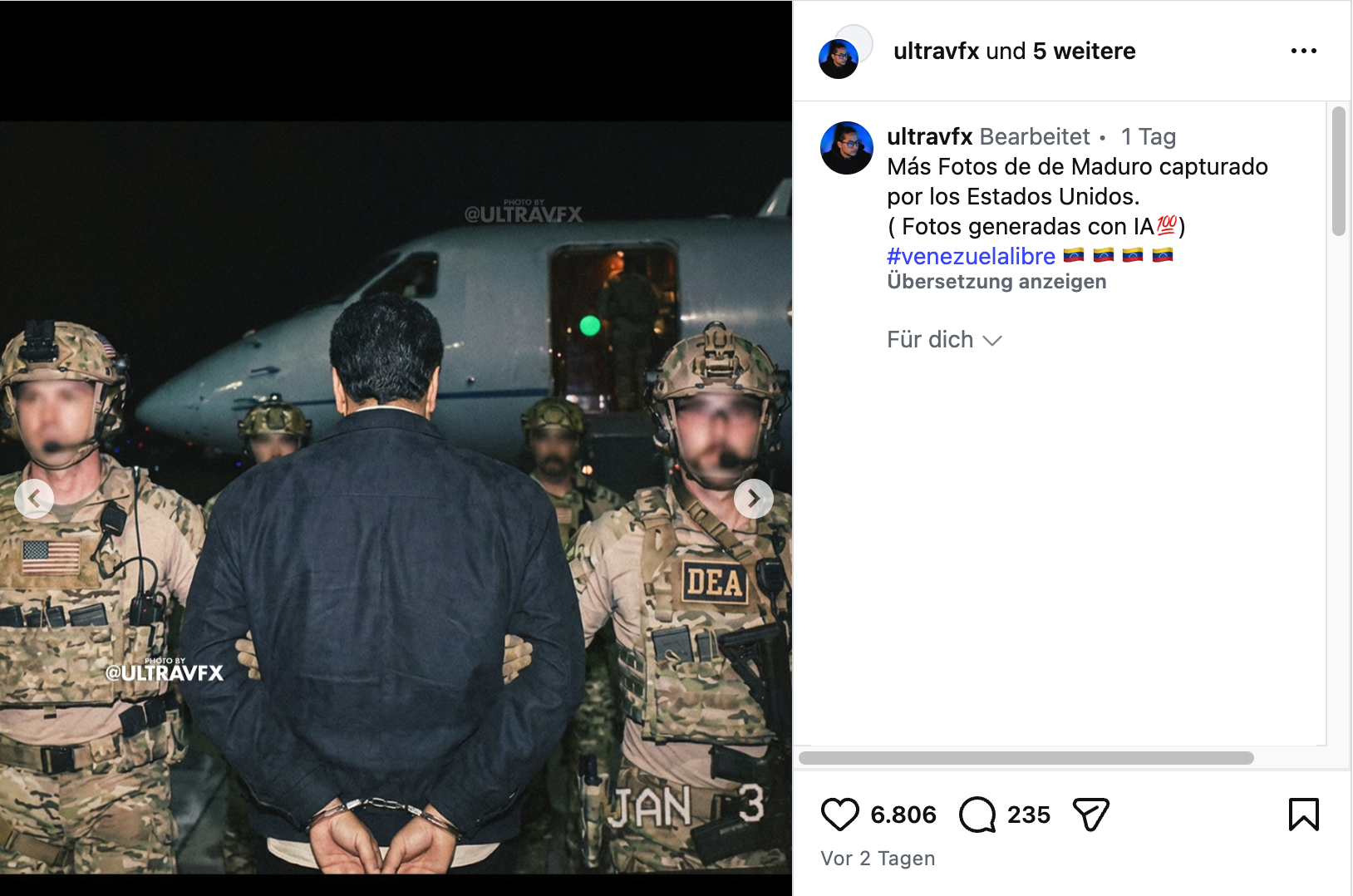 Venezuelas Machthaber Maduro in Handschellen mit dem Rücken zur Kamera. Neben ihm stehen zwei Männer in tarnfarbenen Uniformen.