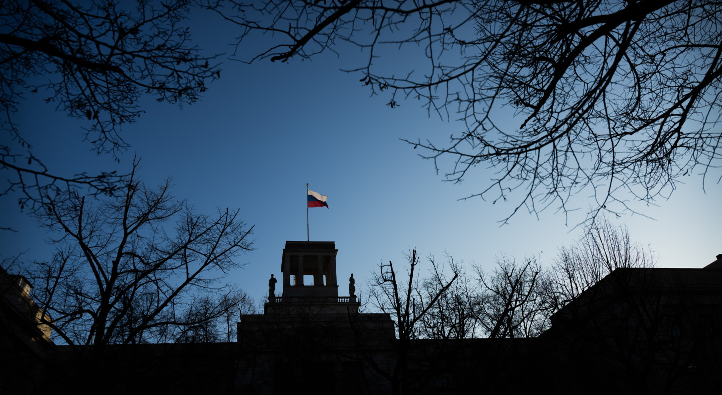 Die-mutma-liche-Kreml-Spionin-und-ihr-Verbindungsoffizier-an-der-russischen-Botschaft