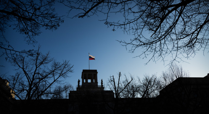 Der mutmaßliche Führungsoffizier im jünsten Spionage-Verdachtsfall arbeitete unter diplomatischen Cover an der russischen Botschaft in Berlin. Foto: Christoph Soeder / picture alliance/dpa