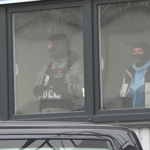 Zollfahnder durchsuchen die Räume einer Lübecker Firma im Zusammenhang mit verbotenen Rusland-Exporten. Foto. picture alliance/dpa/NEWS5 | News5 / Sebastian Peters