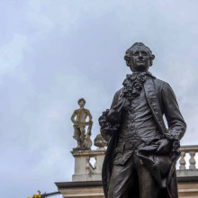 Goethe-Statue vor dem Rathaus in Leipzig