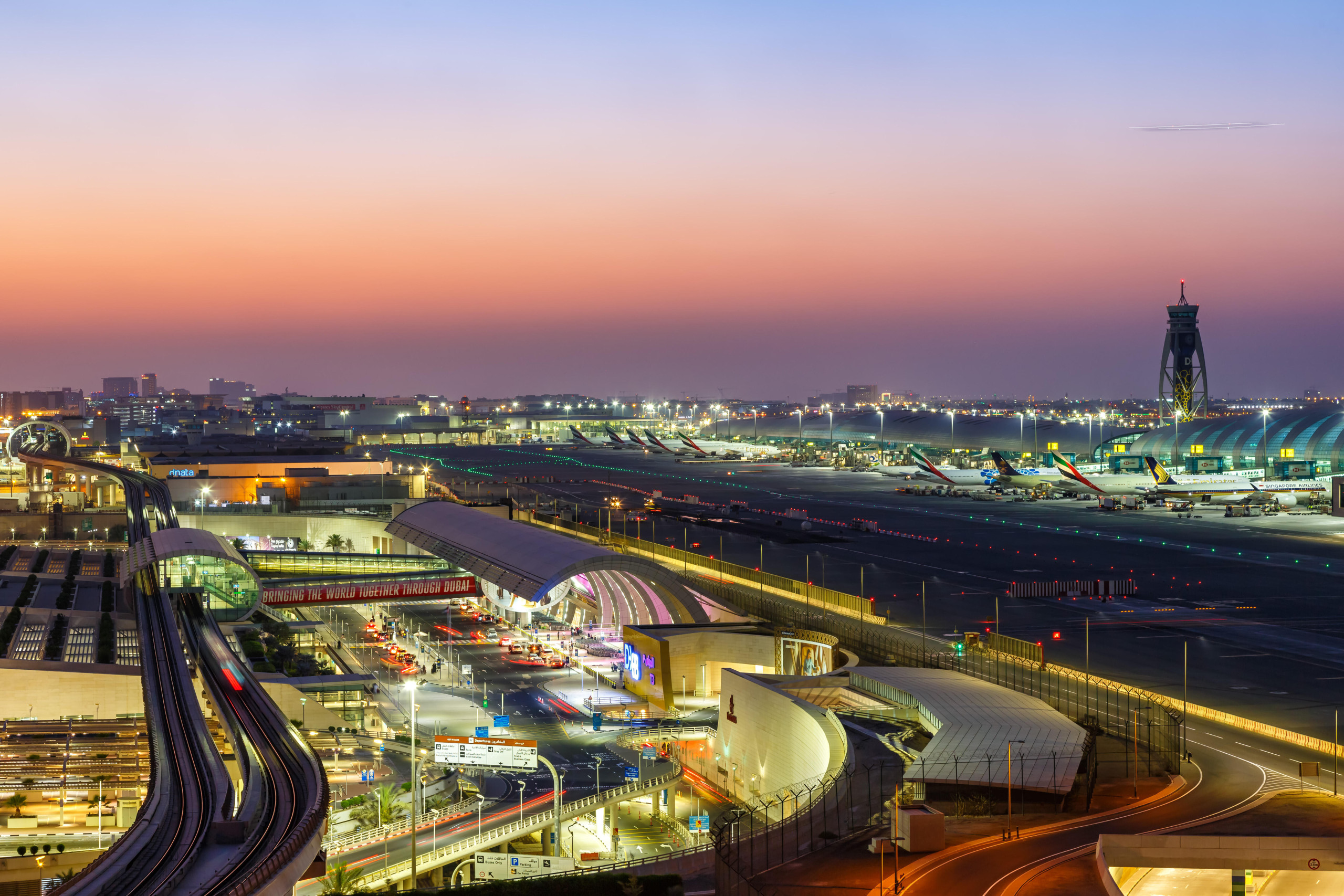 Der Flughafen Dubai wurde bei Angriffen teilweise beschädigt (Bild: Markus Mainka / Picture Alliance / Chromorange)