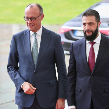 Bundeskanzler Friedrich Merz (CDU) und Ahmed al-Scharaa