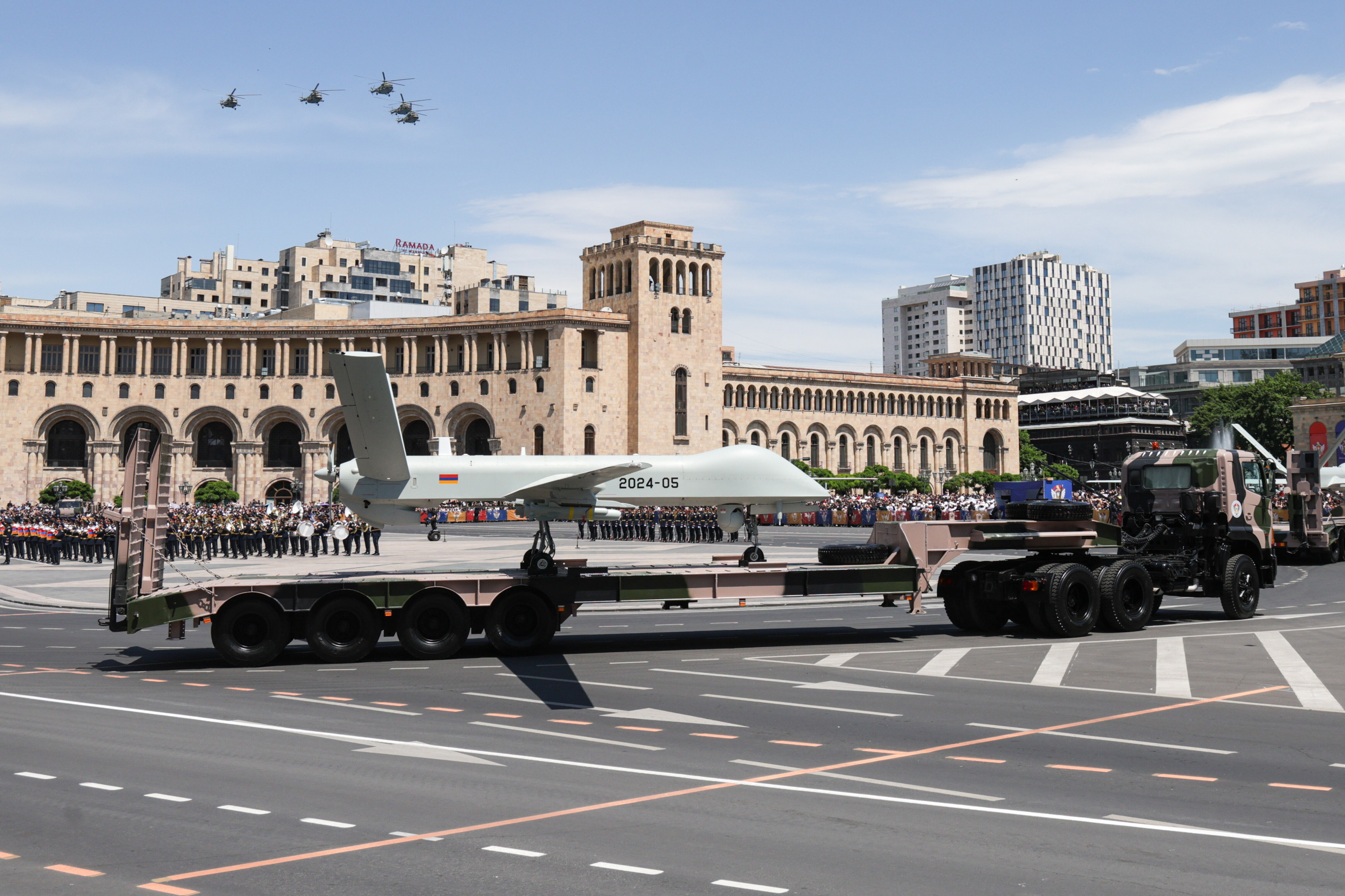 Bei einer Militärparade in Jerewan am 28. Mai wurden zahlreiche ausländische Waffen wie diese chinesische Drohne präsentiert. Credit Image: © Alexander Patrin/TASS via ZUMA Press