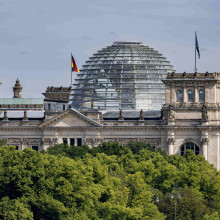 Flaggen auf dem Reichstag