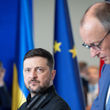 Der ukrainische Präsident Wolodymyr Selenskyj und Bundeskanzler Friedrich Merz am 14. April bei den Deutsch-Ukrainischen Regierungskonsultationen im Bundeskanzleramt in Berlin