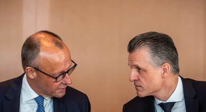 Kanzler Friedrich Merz mit seinem Vertrauten Thorsten Frei