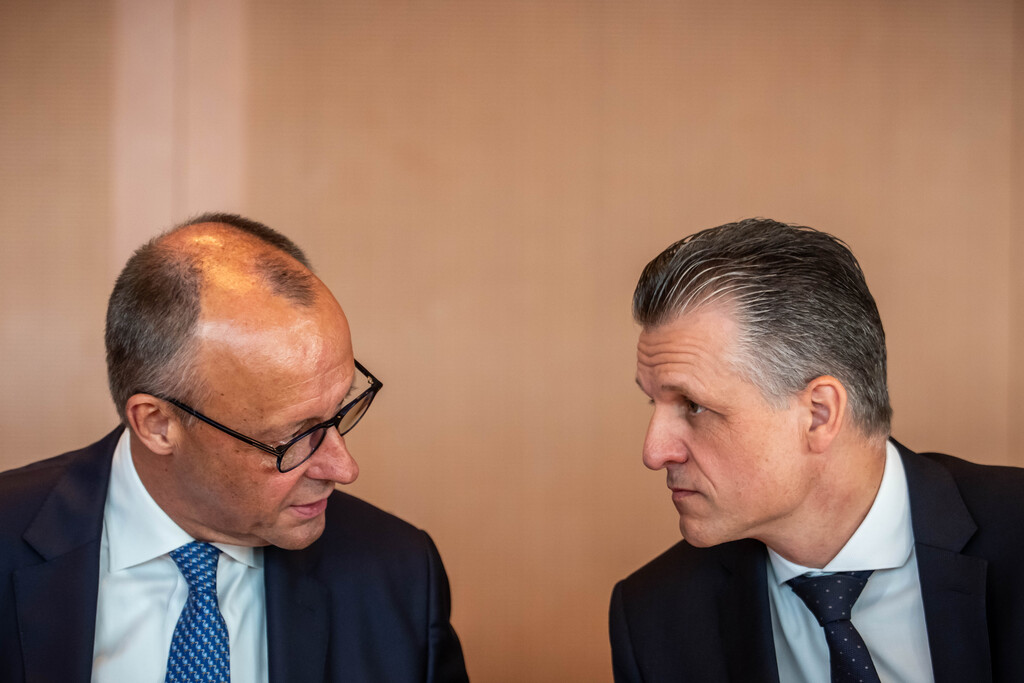 Kanzler Friedrich Merz mit seinem Vertrauten Thorsten Frei