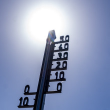 Thermometer-Temperatur-Symbolbild-Klinawandel.David-Inderlied-Kirchner-Media-Picture-Alliance