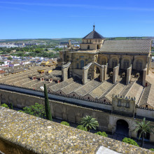 Die Kathedralmoschee von Córdoba geht auf die maurische Herrschaft in Spanien im Jahr 785 zurück