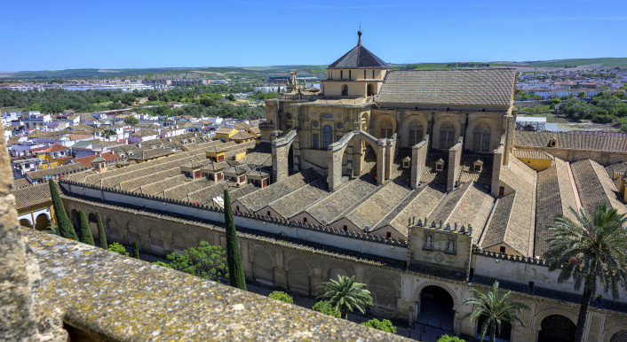 Die Kathedralmoschee von Córdoba geht auf die maurische Herrschaft in Spanien im Jahr 785 zurück