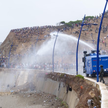 wasserwerfer-ceuta-findeq-hicham-rachidi-picture-alliance-anadolu