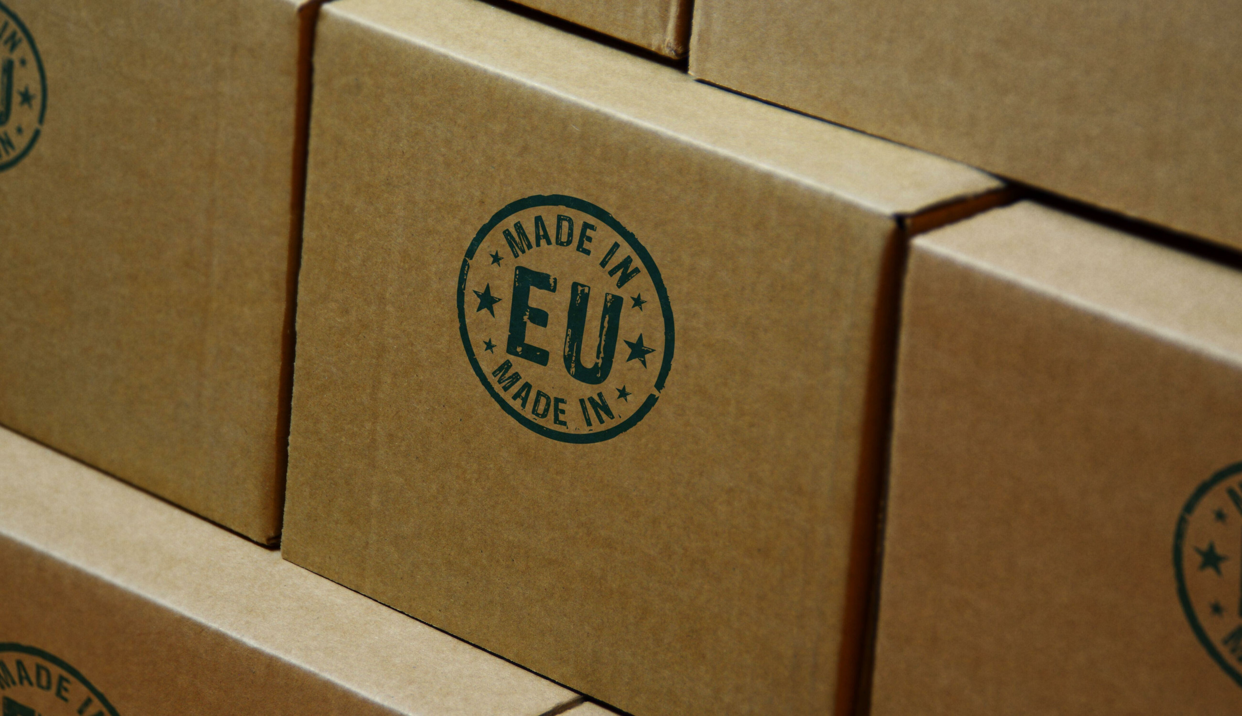 Die neue EU-Verpackungsverordnung zwingt viele kleine Versandhändler wegen hoher Kosten in die Knie. picture alliance / Visually | Skorzewiak
