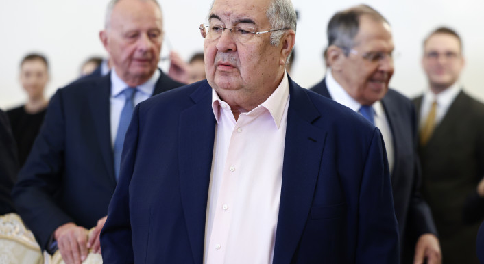 Nach der Aufhebung von EU-Sanktioen gegen den russischen Oligarchen Alisher Usmanow (Foto) auf Druck von Frankreich hat Aserbaidschan eine franzsösische Geisel freigelassen. Foto: picture alliance / TASS | Artyom Geodakyan