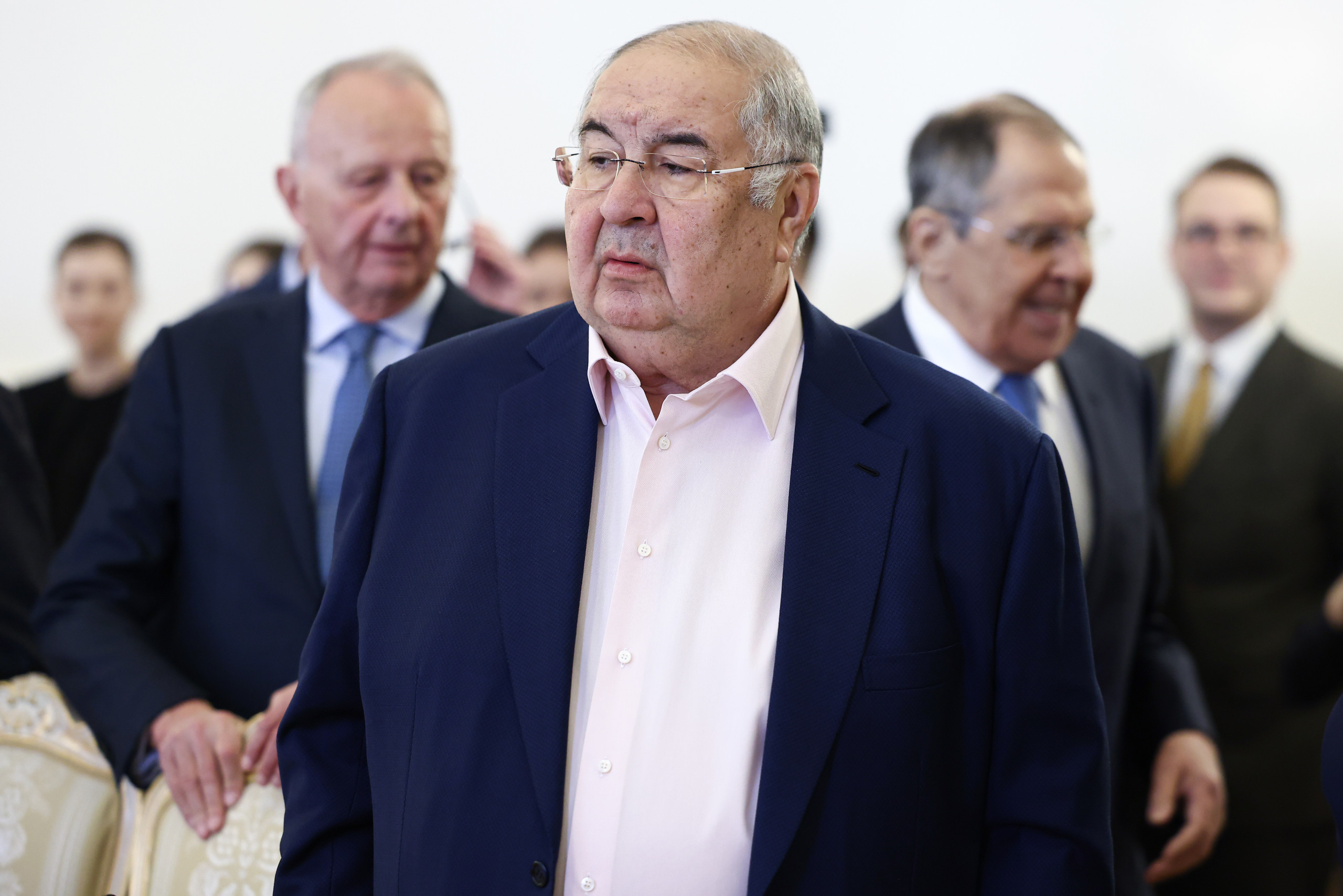 Nach der Aufhebung von EU-Sanktioen gegen den russischen Oligarchen Alisher Usmanow (Foto) auf Druck von Frankreich hat Aserbaidschan eine franzsösische Geisel freigelassen. Foto: picture alliance / TASS | Artyom Geodakyan