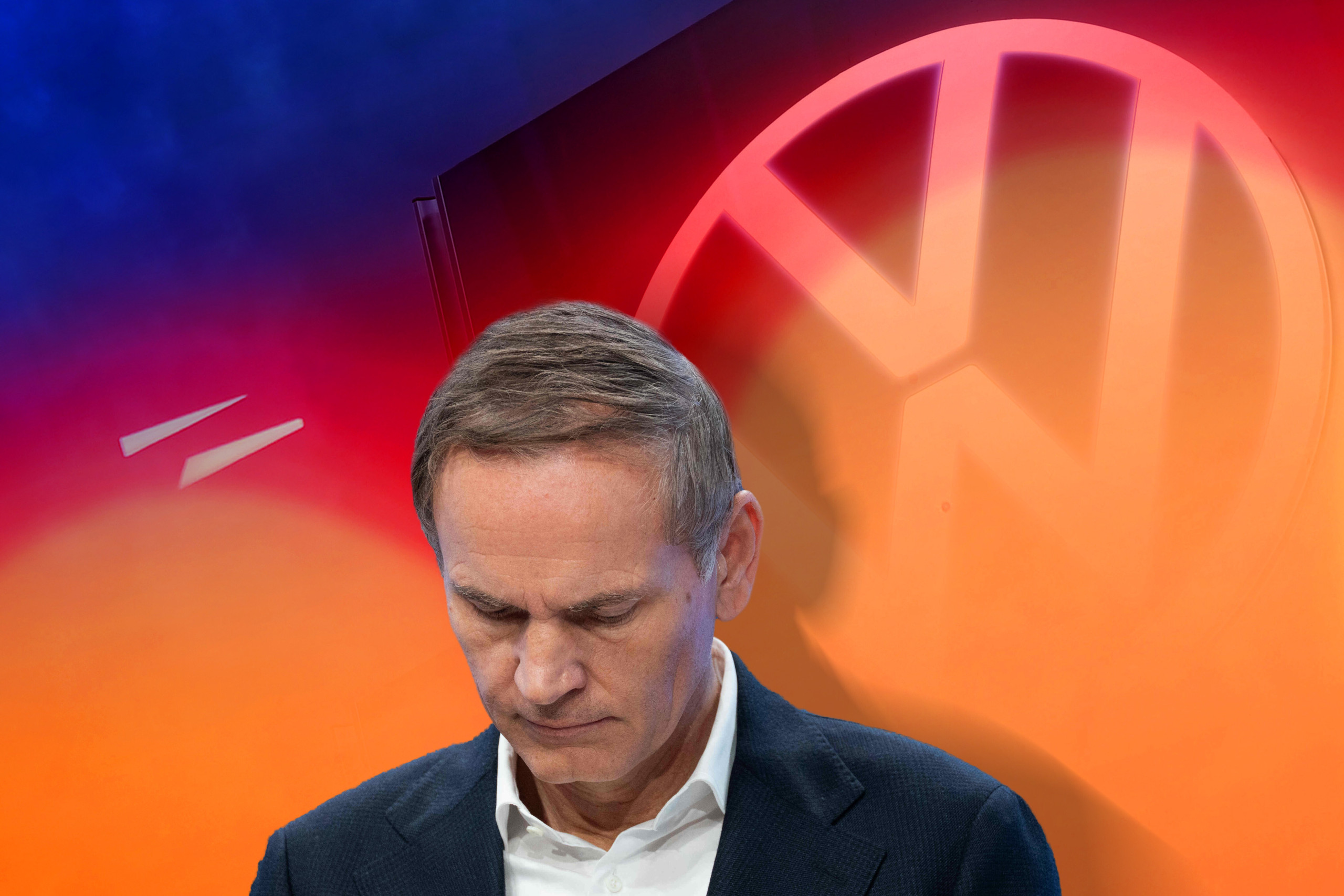 Vorstandschef Oliver Blume muss Sparpläne vor den Arbeitern rechtfertigen. Lage ist kritisch.  SVEN SIMON Fotoagentur GmbH