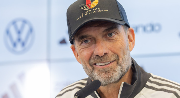 ürgen Klopp bei einer Pressekonferenz am 17. September 2026