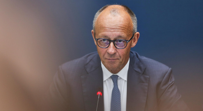 Ein Bundeskanzler kann ohne Zustimmung des Parlaments gar keinen Krieg erklären